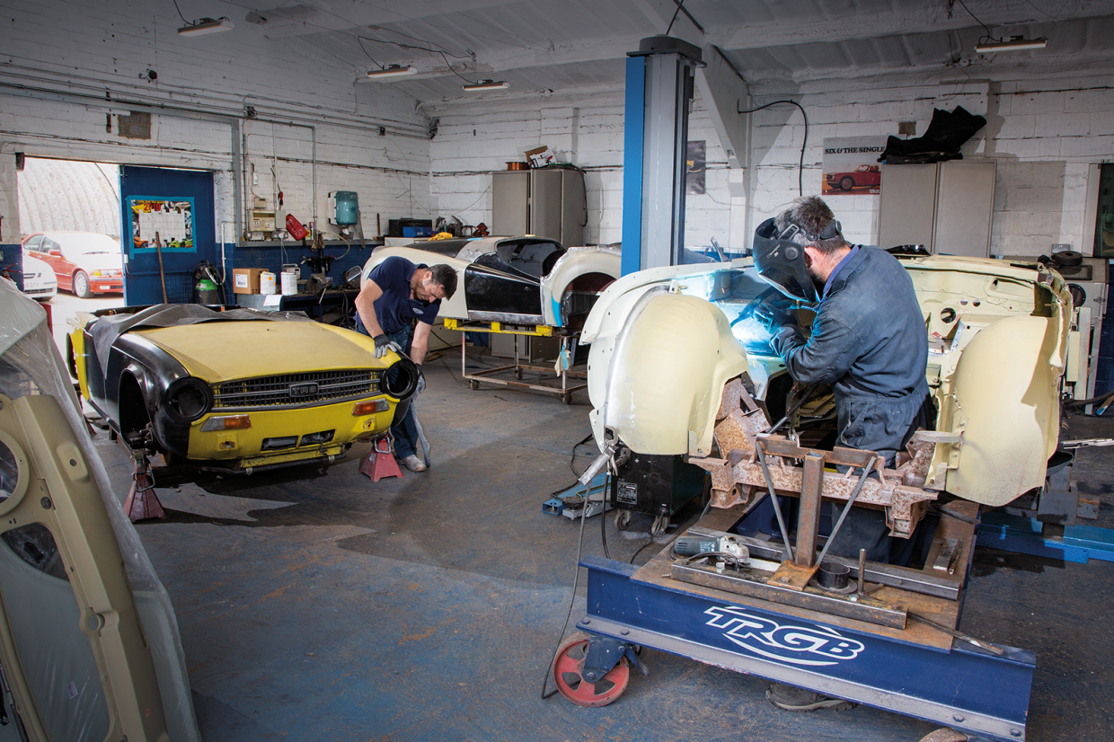 Report £18.3bn classic car industry boosts UK economy Classic